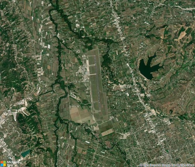 Взлётно-посадочная полоса Tirana International Airport