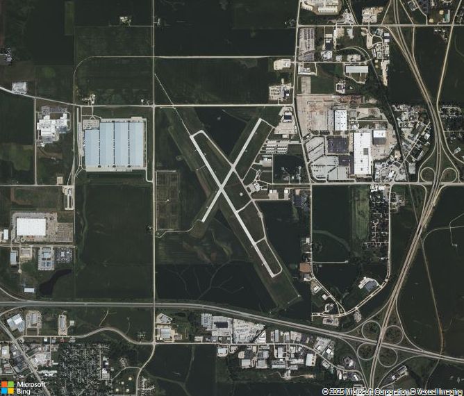 Взлётно-посадочная полоса Davenport Municipal Airport