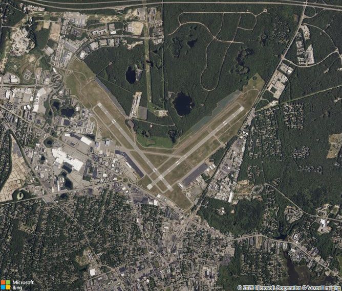 Взлётно-посадочная полоса Hyannis Barnstable Municipal Airport
