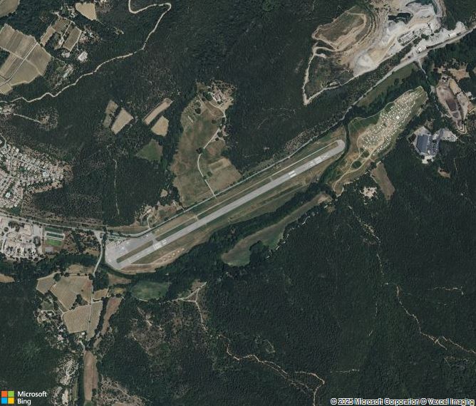 Взлётно-посадочная полоса Saint-Tropez La Mole Airport