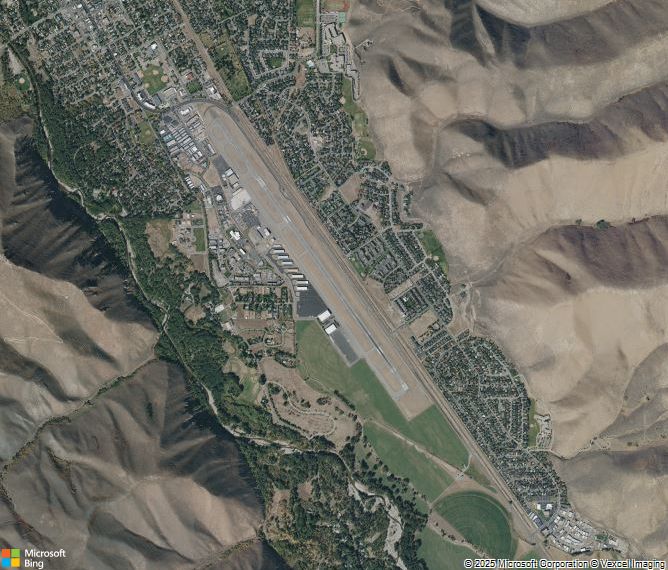 Взлётно-посадочная полоса Hailey Friedman Memorial Airport