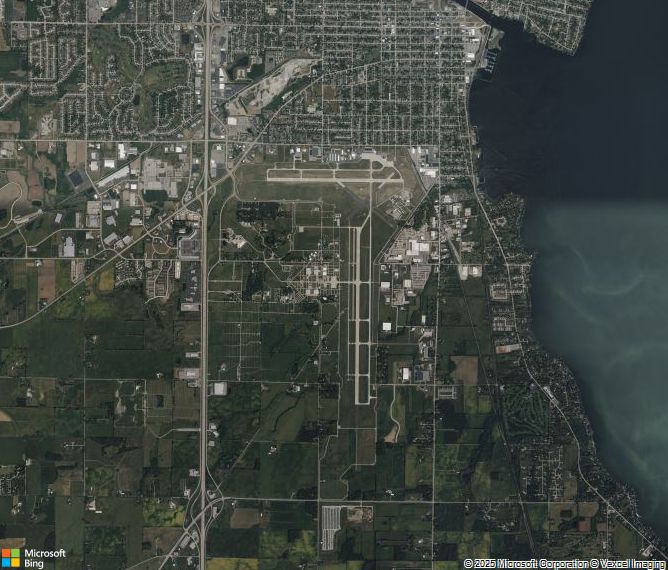 Взлётно-посадочная полоса Oshkosh Wittman Regional Airport