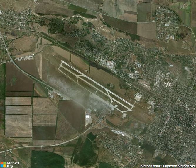 Взлётно-посадочная полоса Mineralnye Vody Airport