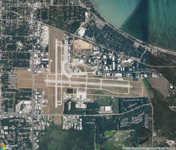 Взлётно-посадочная полоса Traverse City Cherry Capital Airport