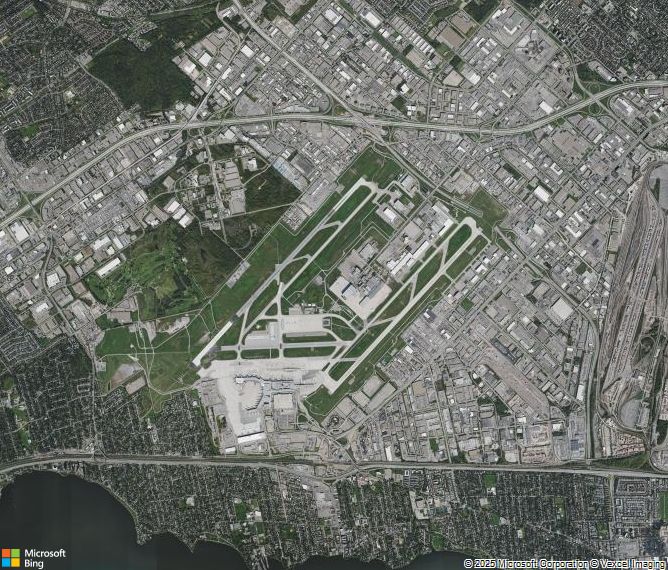 Взлётно-посадочная полоса Montreal Pierre Elliott Trudeau Airport