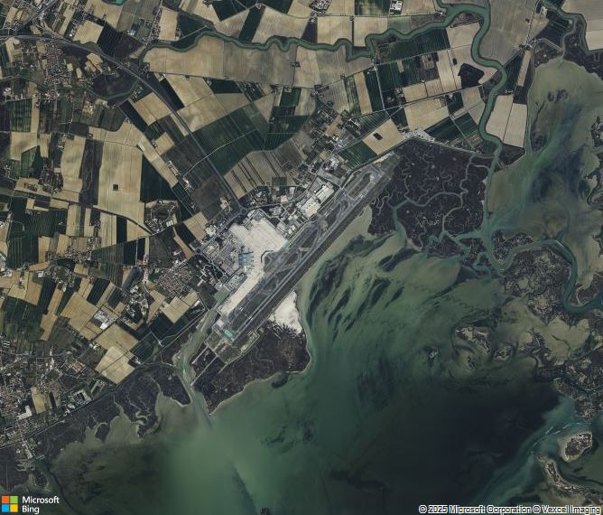 Взлётно-посадочная полоса Venice Marco Polo Airport