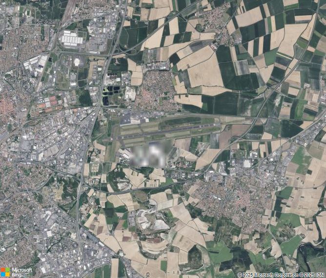 Взлётно-посадочная полоса Clermont-Ferrand Auvergne Airport