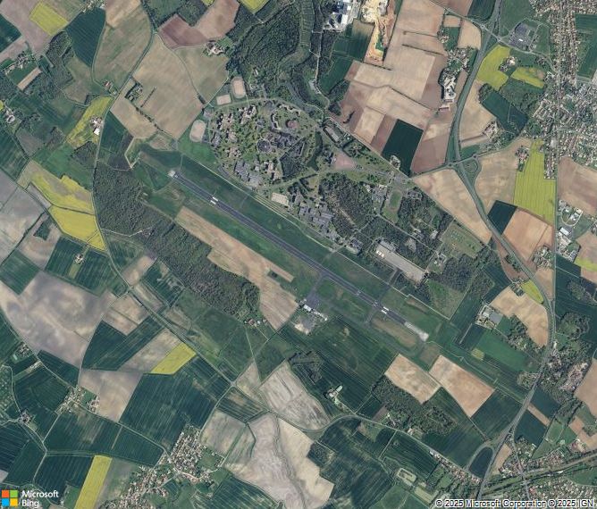 Взлётно-посадочная полоса Rochefort Saint Agnant Air Base