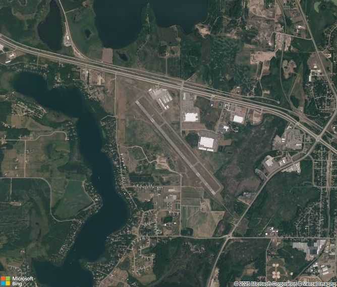 Взлётно-посадочная полоса Detroit Lakes Airport