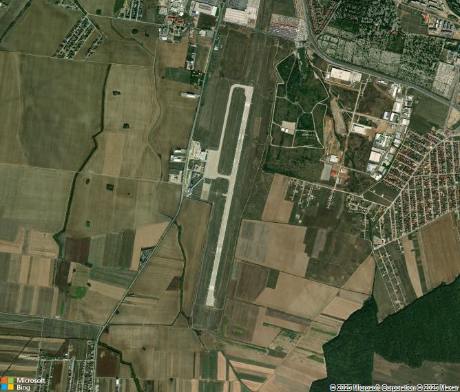 Взлётно-посадочная полоса Oradea International Airport