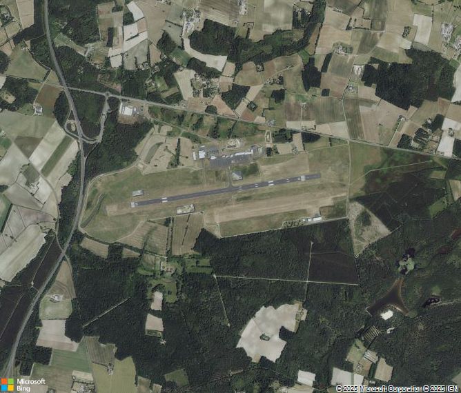 Взлётно-посадочная полоса Angers Loire Airport