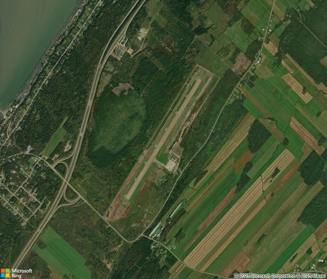 Взлётно-посадочная полоса Riviere du Loup Airport