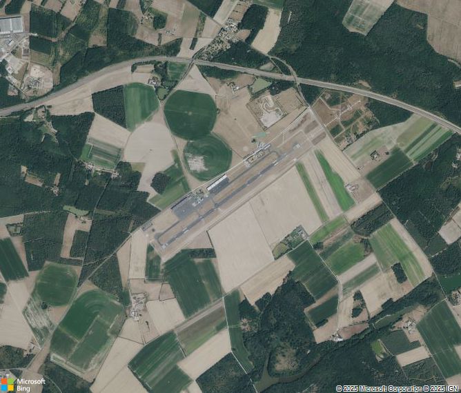 Взлётно-посадочная полоса Orleans Saint-Denis-de-l'Hotel Airport