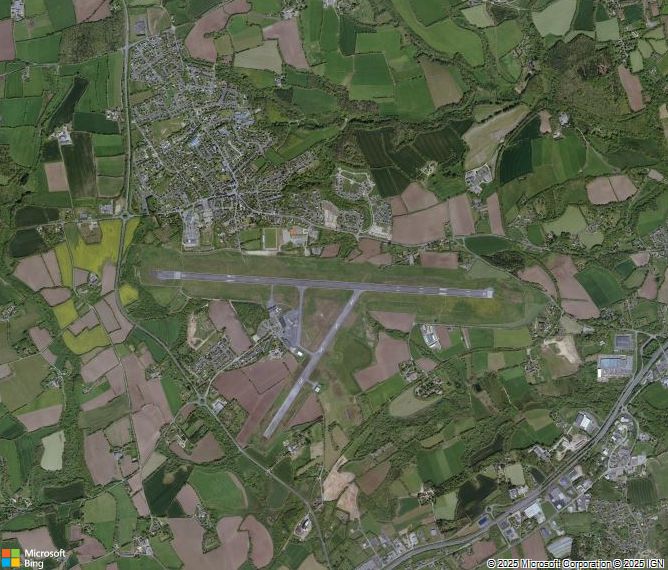 Взлётно-посадочная полоса Quimper Cornouaille Airport