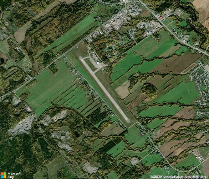 Взлётно-посадочная полоса Roberval Airport