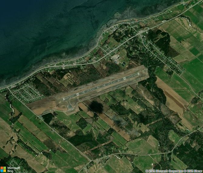 Взлётно-посадочная полоса Matane Airport
