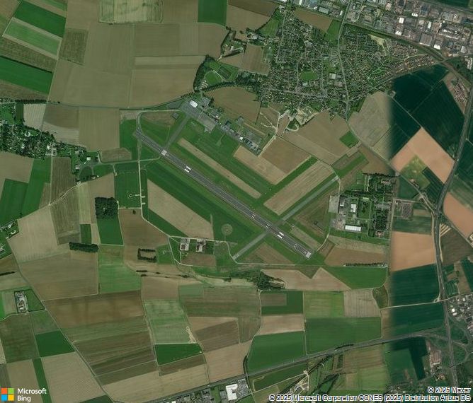 Взлётно-посадочная полоса Caen Carpiquet Airport