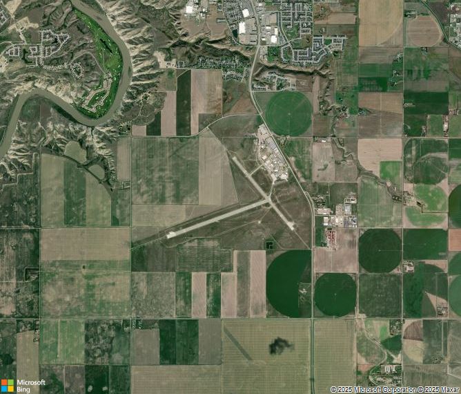 Взлётно-посадочная полоса Lethbridge Airport