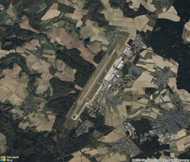 Взлётно-посадочная полоса Frankfurt Hahn Airport