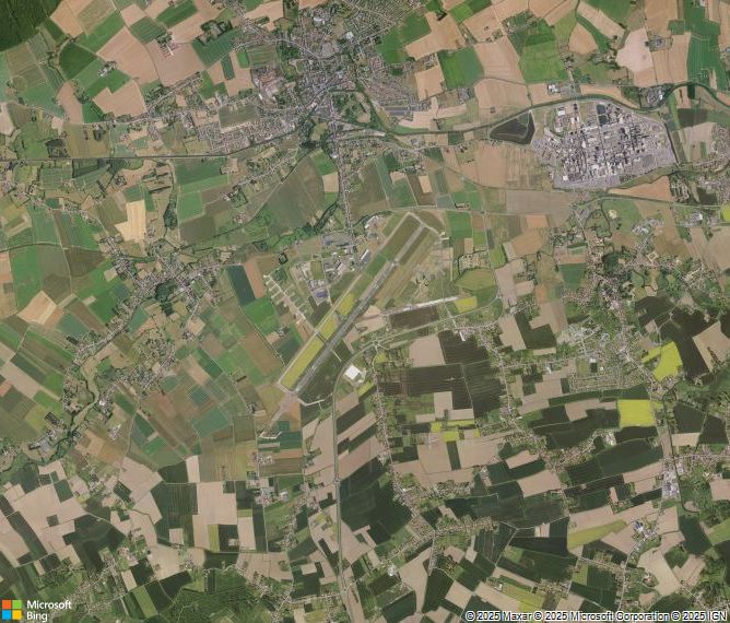 Взлётно-посадочная полоса Merville Calonne Airport