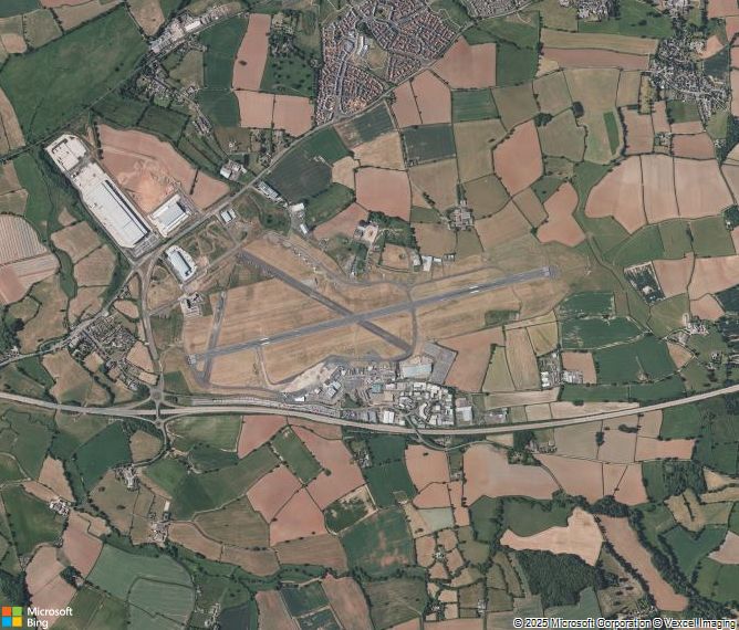 Взлётно-посадочная полоса Exeter Airport