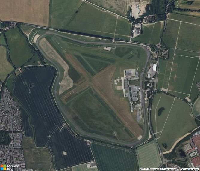 Взлётно-посадочная полоса Chichester Goodwood Airport
