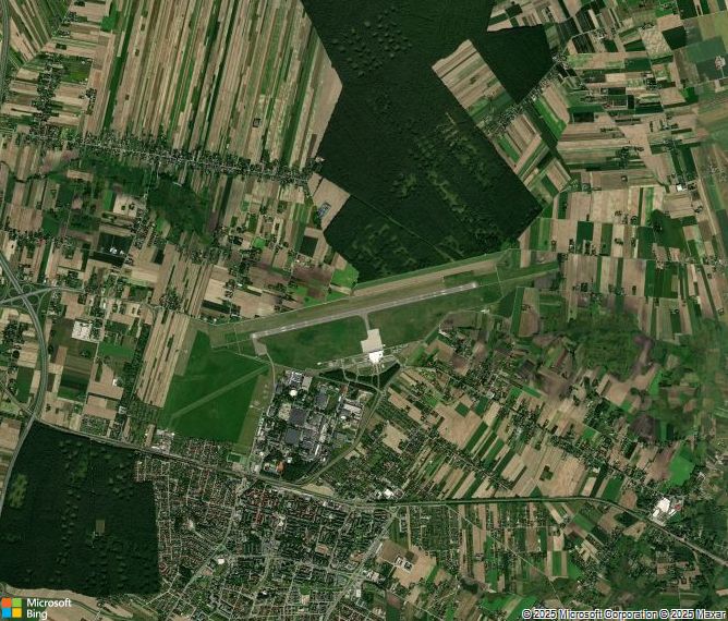 Взлётно-посадочная полоса Lublin Airport