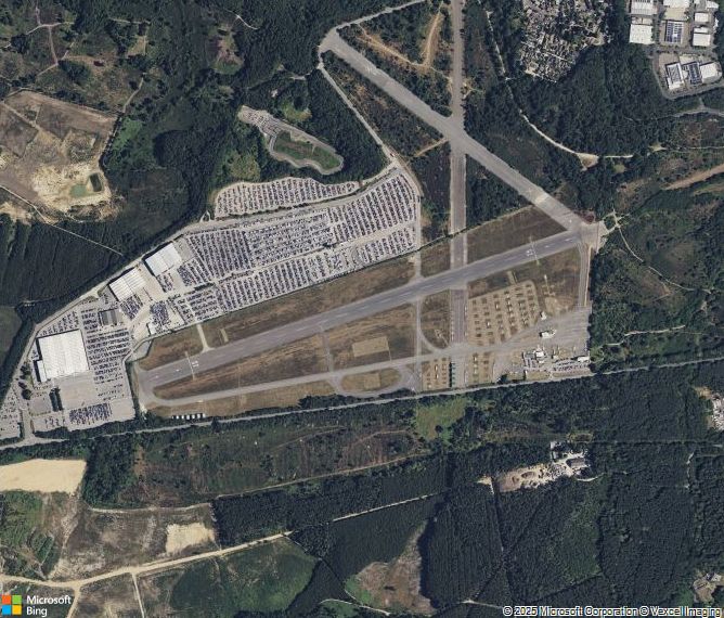 Взлётно-посадочная полоса Blackbushe Airport