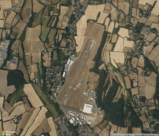 Взлётно-посадочная полоса London Biggin Hill Airport