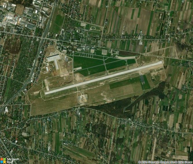 Взлётно-посадочная полоса Warsaw Radom Airport
