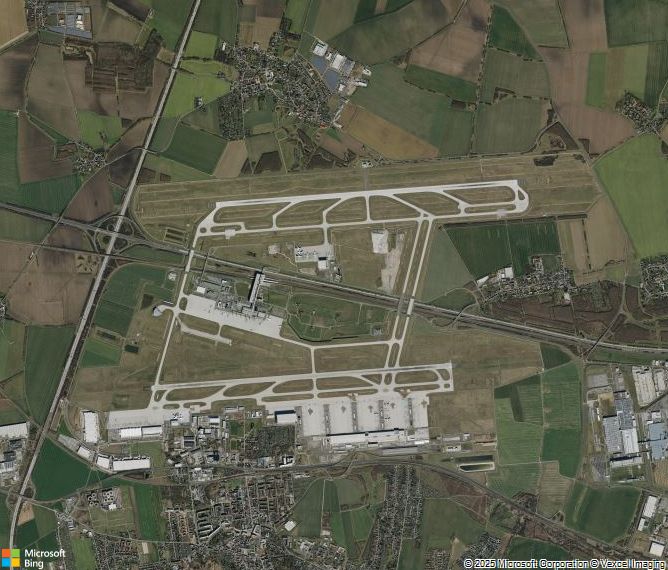 Взлётно-посадочная полоса Leipzig Halle Airport