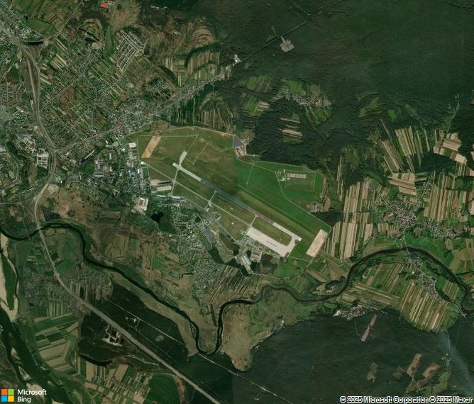 Взлётно-посадочная полоса Deblin Airport