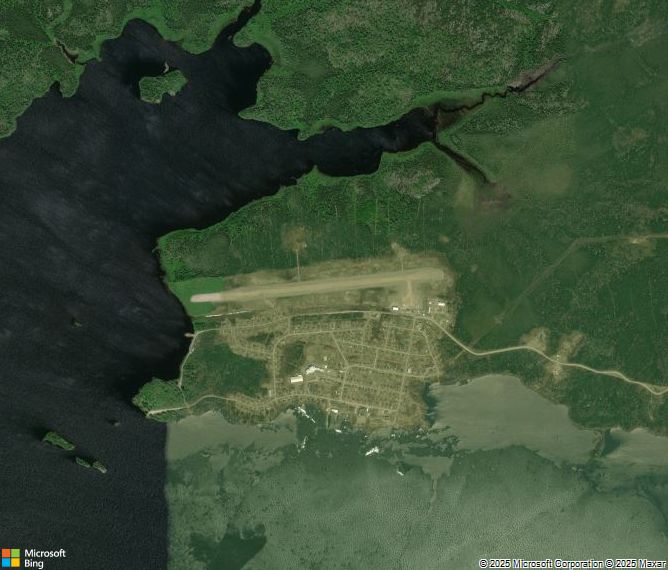 Взлётно-посадочная полоса Fort Hope Airport