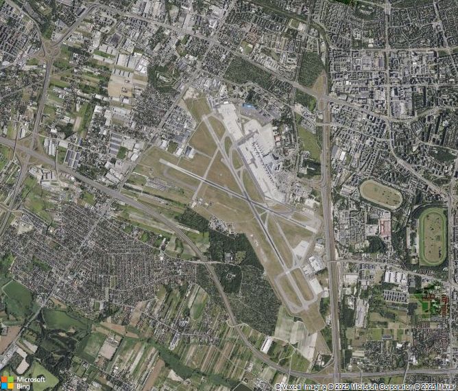 Взлётно-посадочная полоса Warsaw Chopin Airport