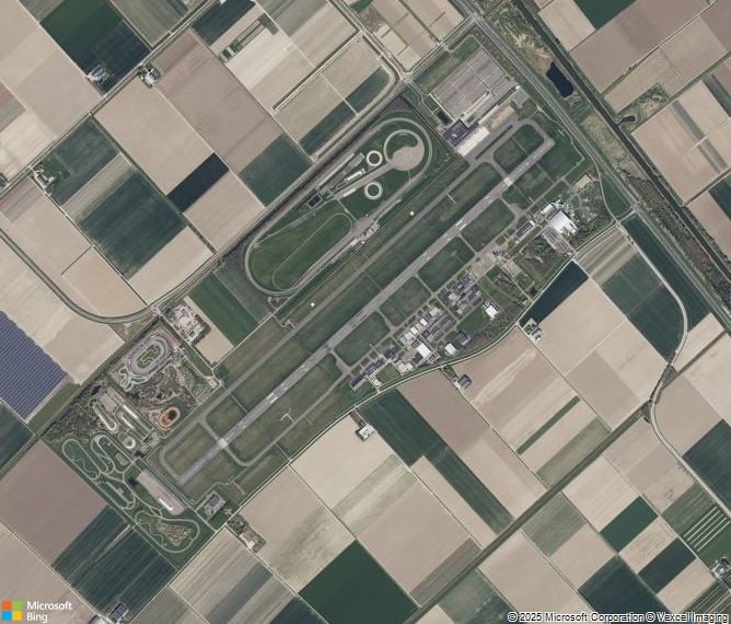 Взлётно-посадочная полоса Lelystad Airport