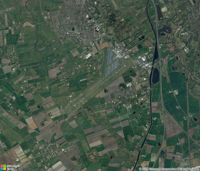 Взлётно-посадочная полоса Groningen Airport Eelde