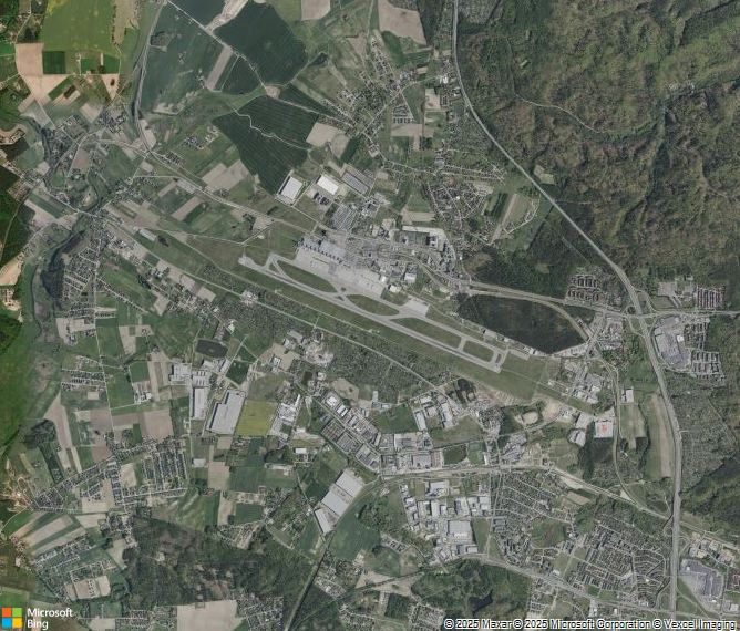 Взлётно-посадочная полоса Gdansk Lech Walesa Airport