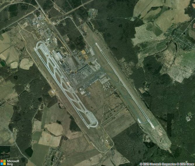 Взлётно-посадочная полоса Moscow Domodedovo International Airport