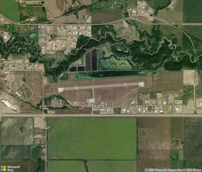 Взлётно-посадочная полоса Dawson Creek Airport