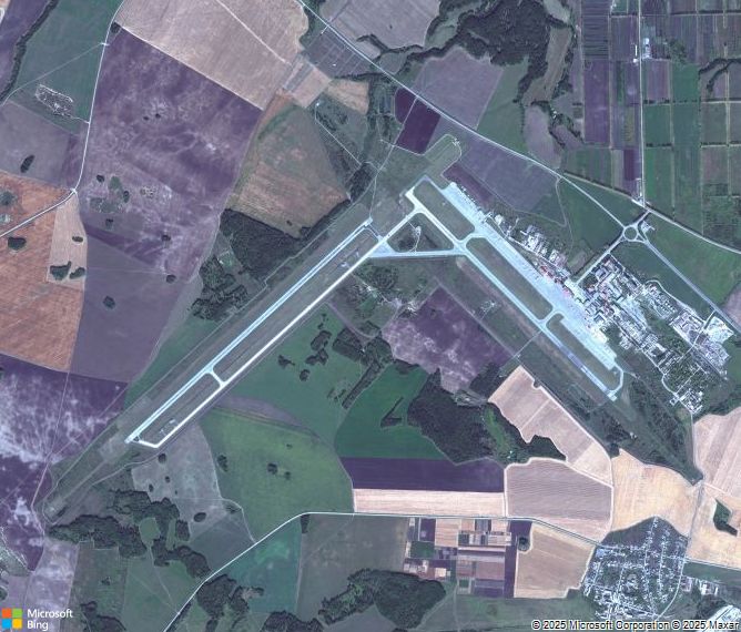 Взлётно-посадочная полоса Tyumen Roschino International Airport