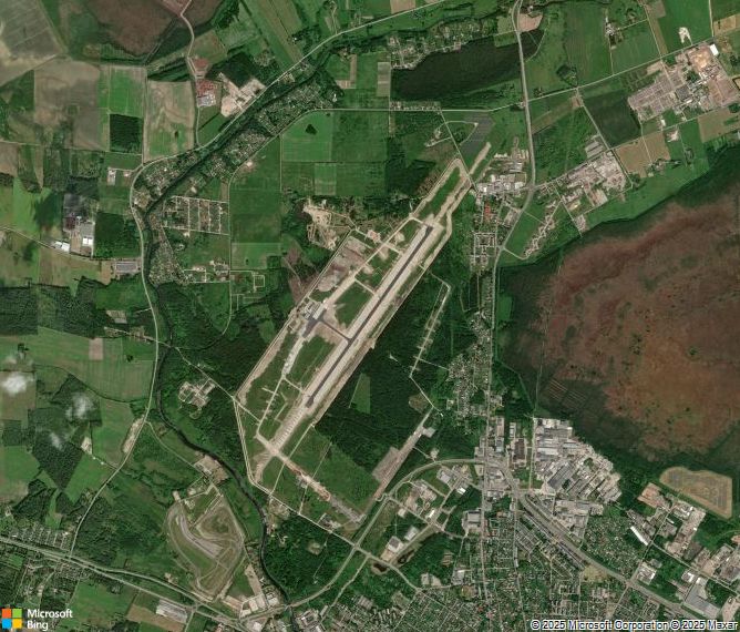 Взлётно-посадочная полоса Parnu Airport