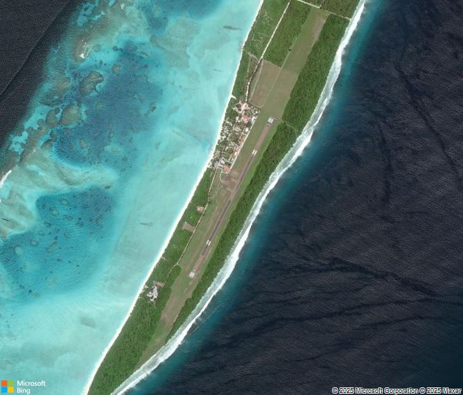 Взлётно-посадочная полоса Hanimaadhoo International Airport