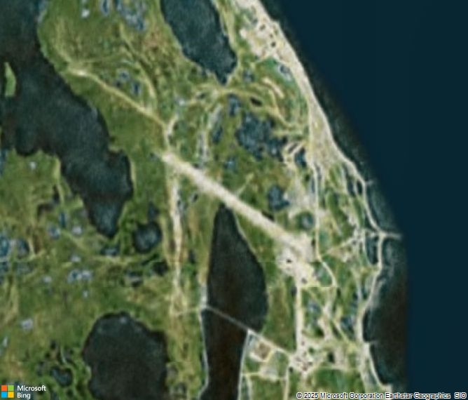 Взлётно-посадочная полоса Hall Beach Airport