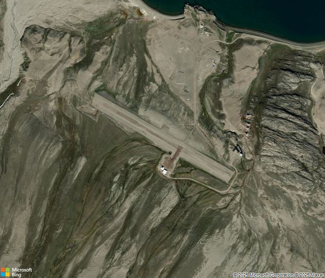 Взлётно-посадочная полоса Qaarsut Airport