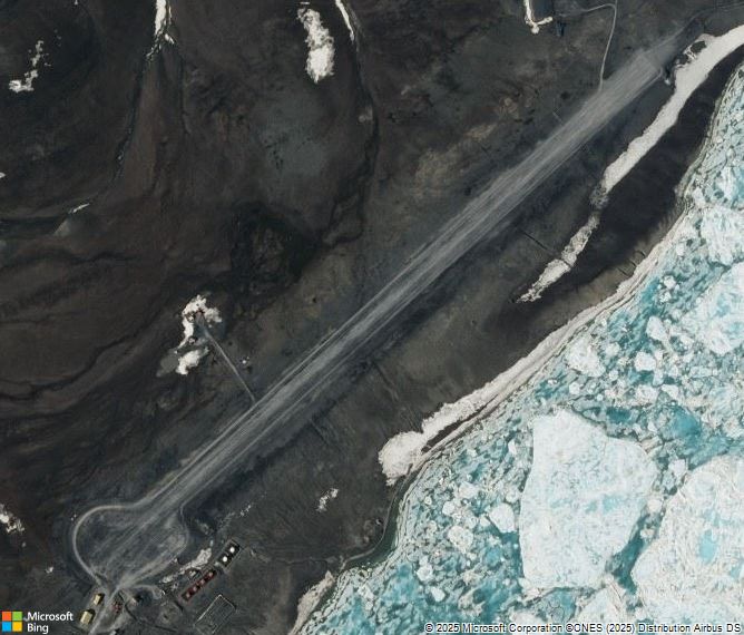 Взлётно-посадочная полоса Alert Airport