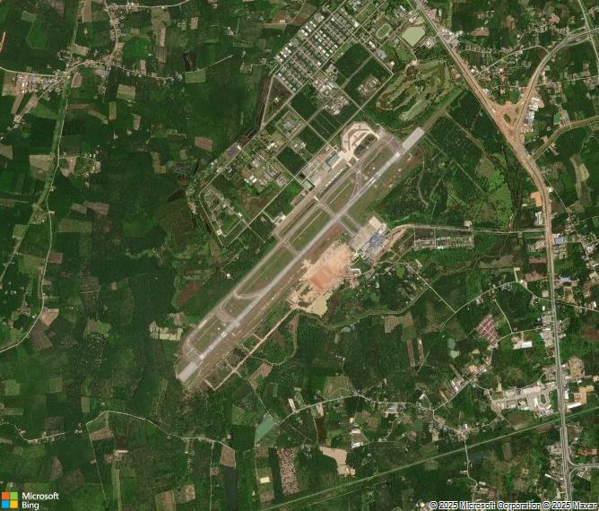 Взлётно-посадочная полоса Surat Thani Airport